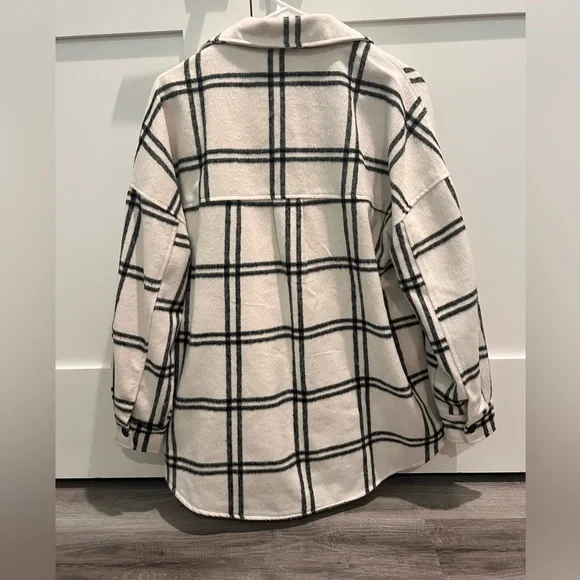 NWT shacket - Picture 3 of 5